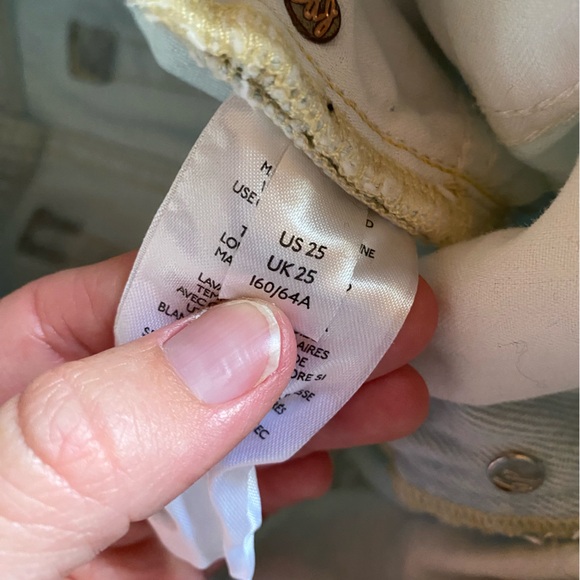 Size 25 We the Free Brand Distressed Jeans - Picture 7 of 9